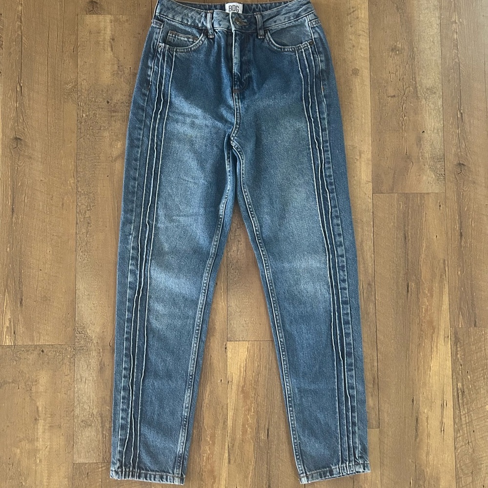 BDG Urban Outfitters High Rise Mom Jeans Side Stripe Denim W25